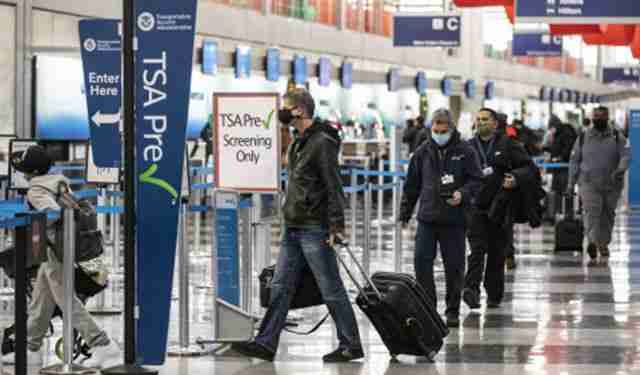 美国将取消对国际旅客的疫苗接种要求,究竟是怎么一回事?