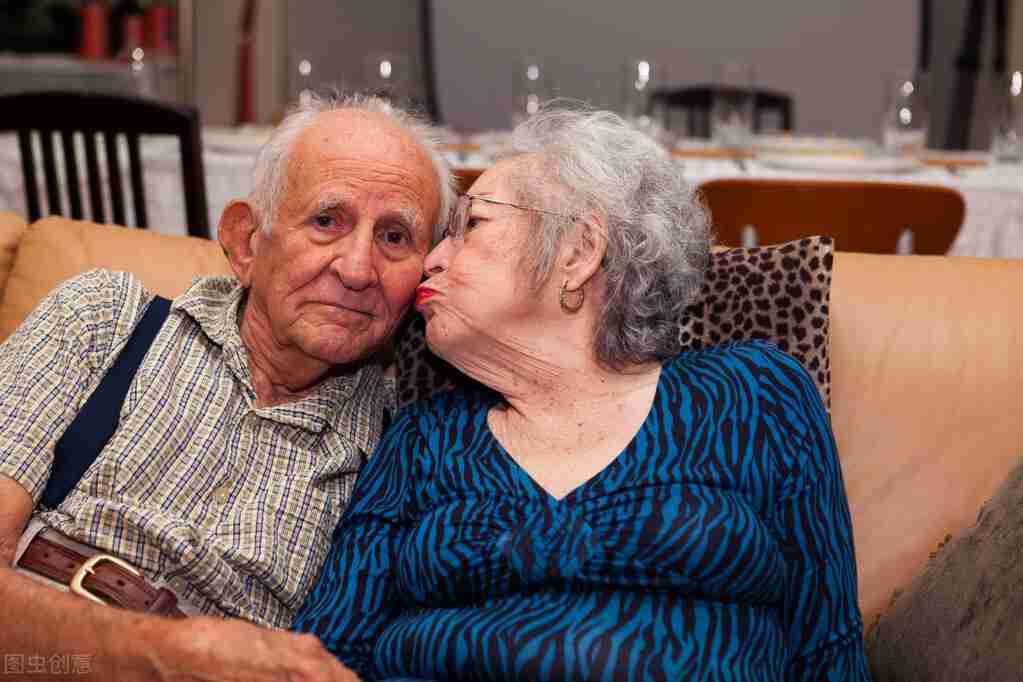 老人黄昏恋儿女该支持吗,究竟是怎么一回事?